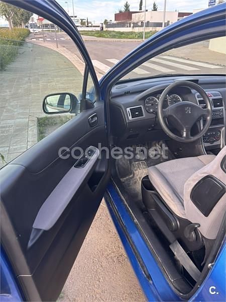 Usado Peugeot 307 90 CV (66 kW) 2002 Azul Berlina