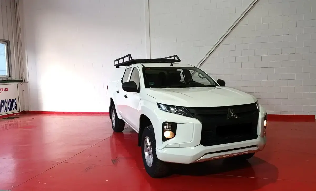 Usado Mitsubishi L200 150 CV (110 kW) 2021 Blanco Pickup/Camioneta