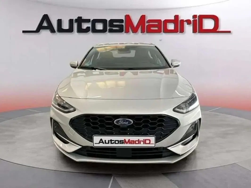 Usado Ford Focus ST-Line 126 CV (92 kW) 2023 Gris / plata Berlina
