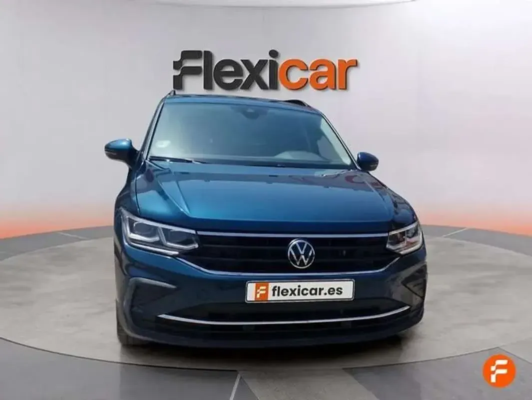 Usado VW Tiguan Life 150 CV (110 kW) 2024 Azul SUV