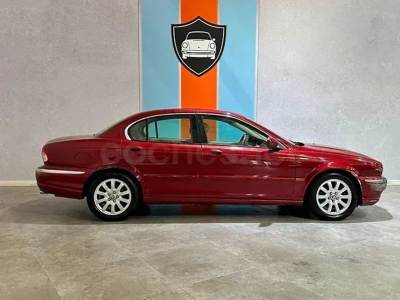 Usado Jaguar X-type 196 CV (144 kW) 2002 Granate Berlina