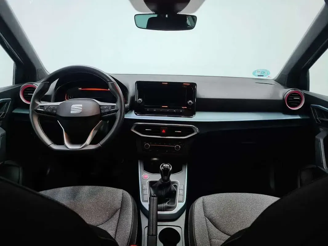 Usado Seat Arona Xperience 116 CV (85 kW) 2025 Gris SUV