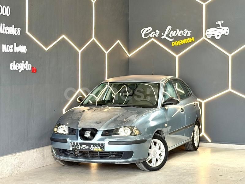 Usado Seat Ibiza Reference 100 CV (73 kW) 2005 Gris / plata Berlina