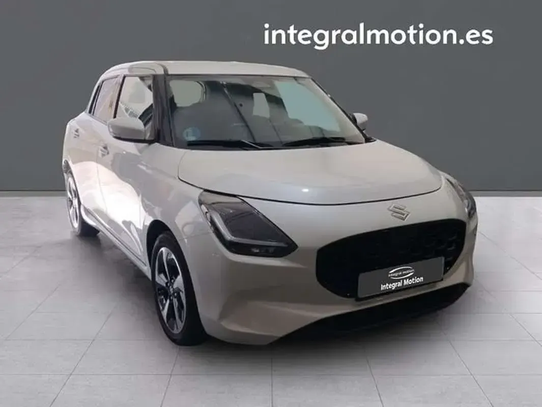 Usado Suzuki Swift 82 CV (60 kW) 2025 Blanco Utilitario