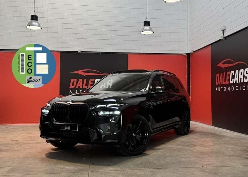 Azul Usado 2025 BMW X7 M Sport SUV | 101.995 € (Precio justo) - Imagen 1/4