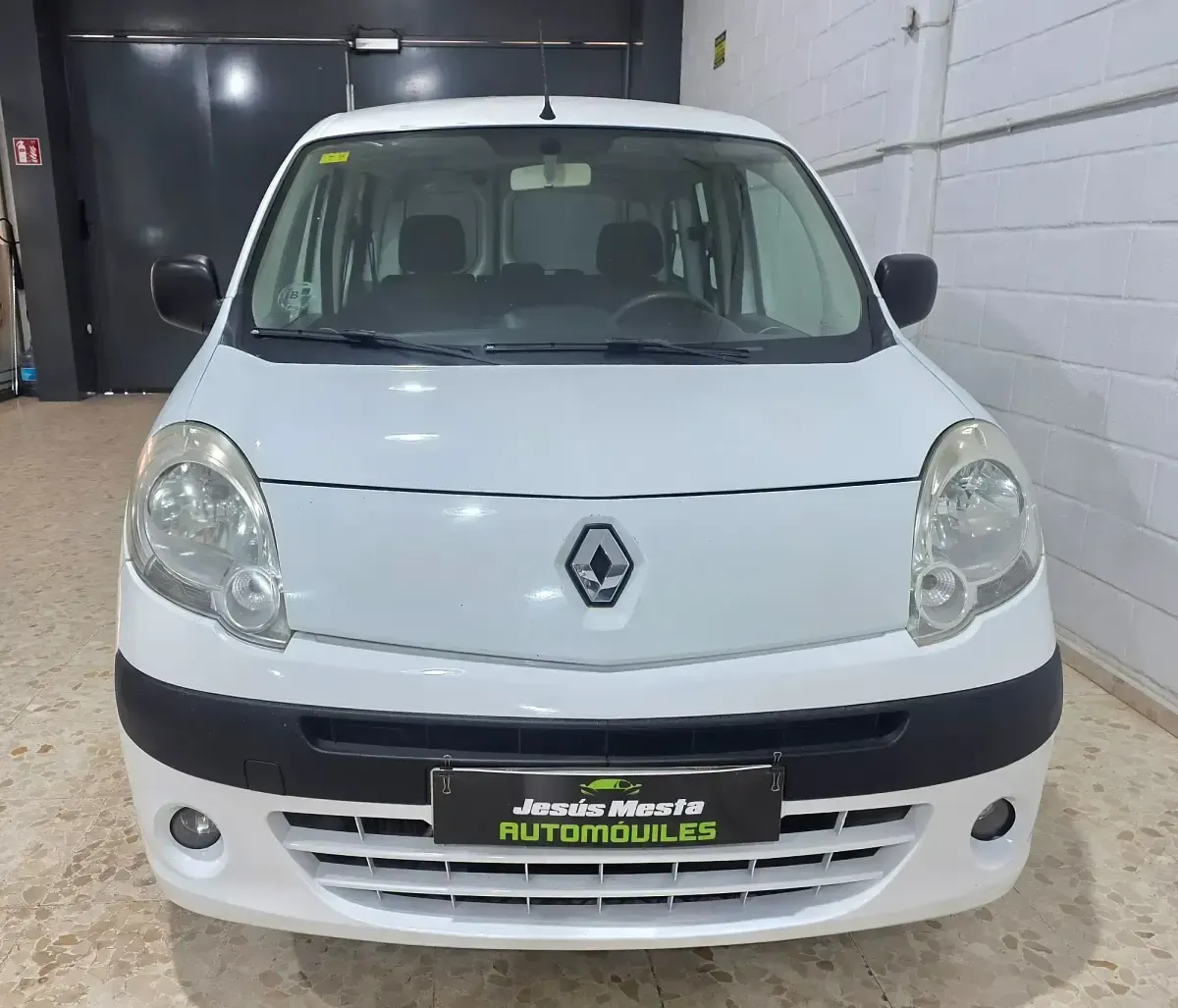 Usado Renault Kangoo 75 CV (55 kW) 2012 Blanco Monovolumen