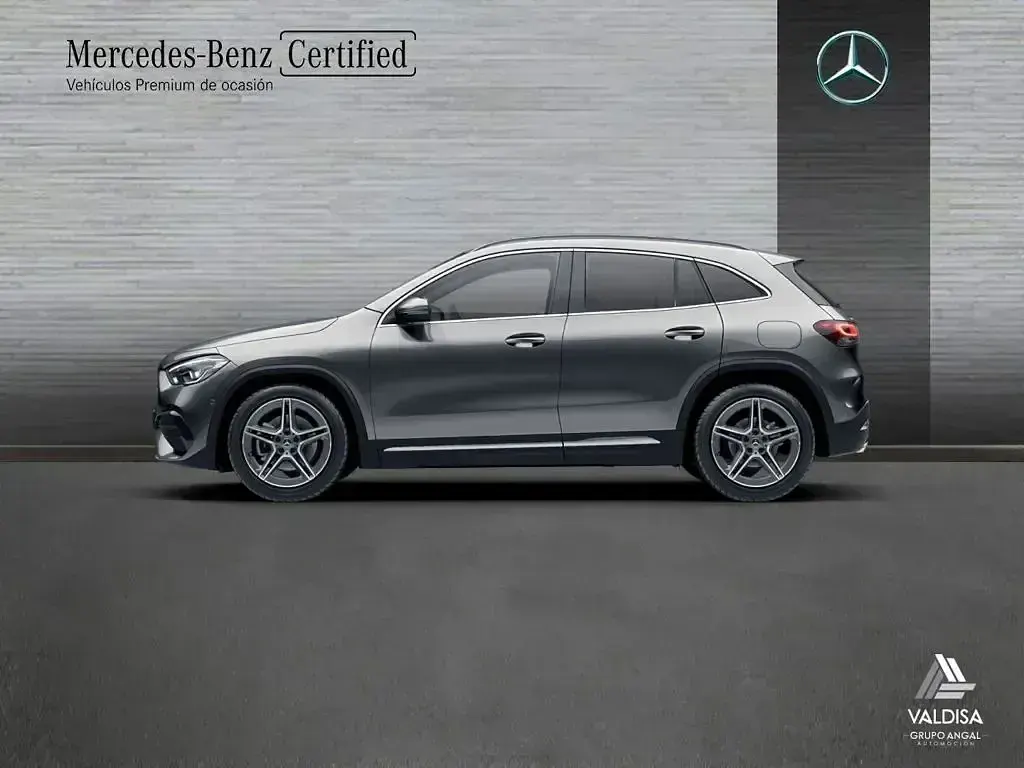 Usado Mercedes GLA200 AMG line 150 CV (110 kW) 2022 Gris montaña SUV
