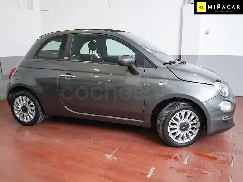 Usado Fiat 500C Lounge 70 CV (51 kW) 2020 Gris / plata Descapotable