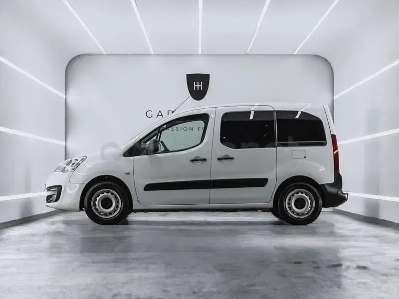 Usado Citroën Berlingo Live 100 CV (73 kW) 2018 Blanco Monovolumen