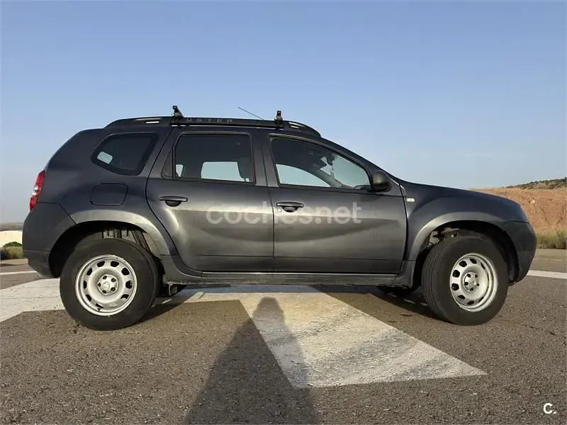 Usado Dacia Duster Ambiance 90 CV (66 kW) 2016 Gris / plata SUV