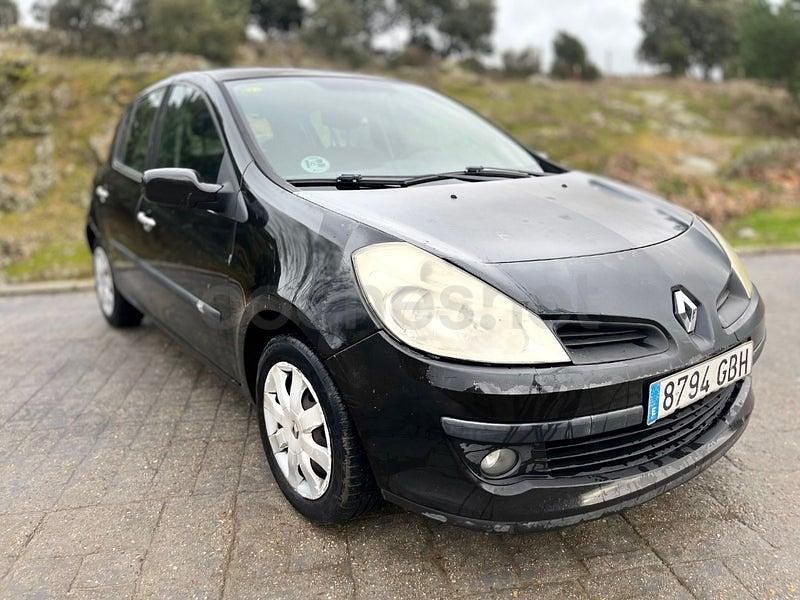 Usado Renault Clio II Dynamique 85 CV (62 kW) 2008 Negro Berlina