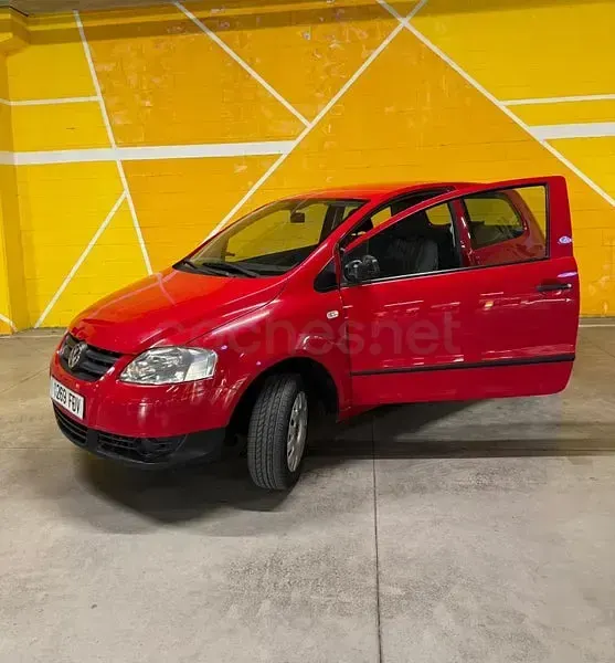 Usado VW Fox 75 CV (55 kW) 2005 Rojo Utilitario