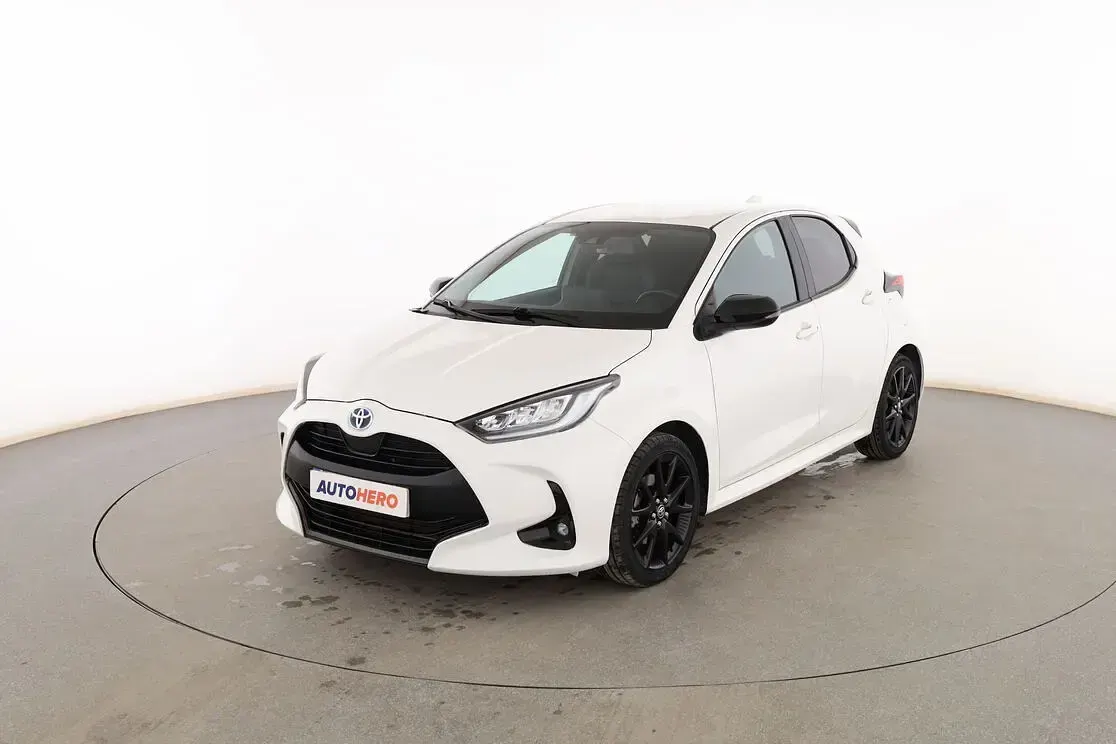 Usado Toyota Yaris Hybrid Style 116 CV (85 kW) 2022 Berlina