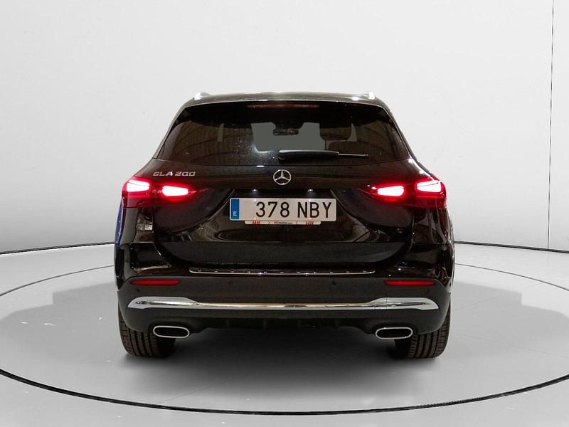 Usado Mercedes GLA200 AMG line 163 CV (119 kW) 2019 Blanco SUV