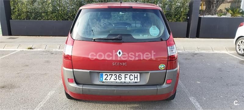 Usado Renault Scénic II Dynamique 105 CV (77 kW) 2006 Granate Monovolumen