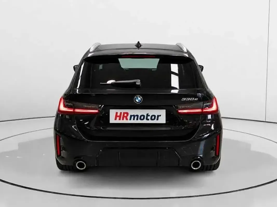 Usado BMW 330e Comfort Edition 292 CV (214 kW) 2022 Negro Familiar