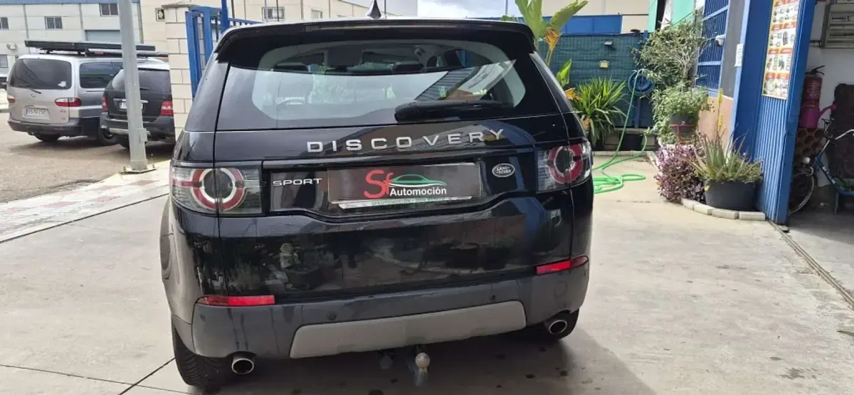Usado Land Rover Discovery Sport SE 150 CV (110 kW) 2017 Negro SUV