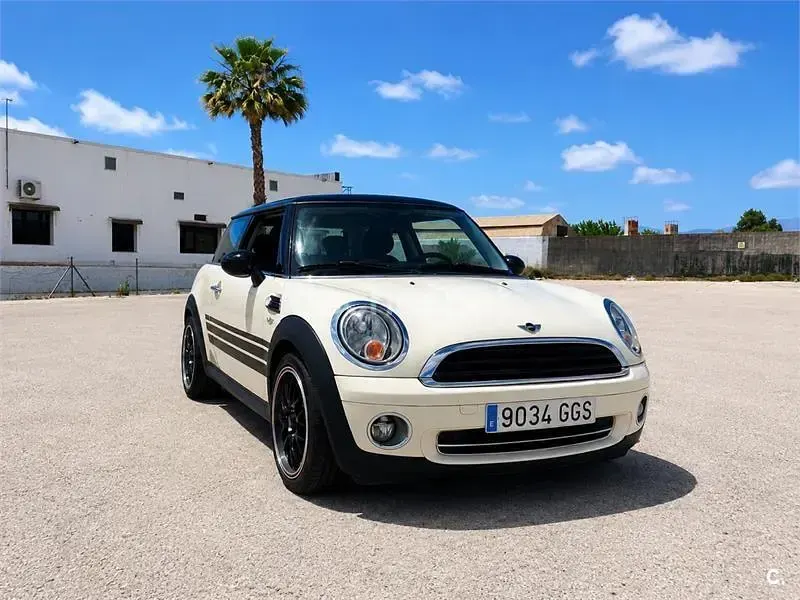 Usado Mini ONE 90 CV (66 kW) 2008 Beige Utilitario