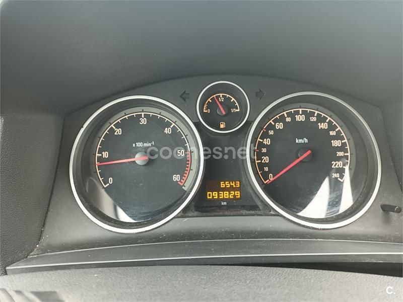 Usado Opel Zafira Family 110 CV (80 kW) 2010 Gris / plata Monovolumen