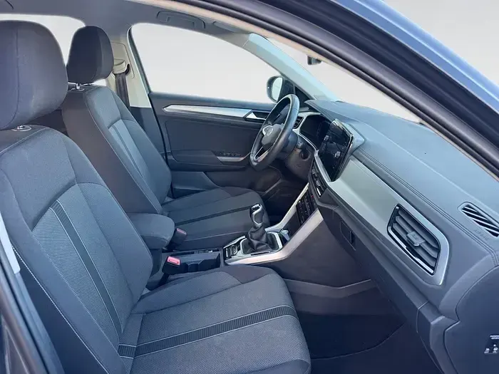 Usado VW T-Roc 110 CV (80 kW) 2023 Gris SUV