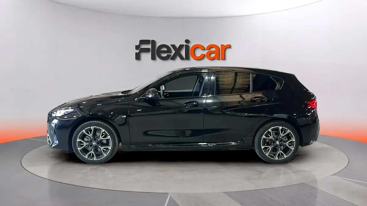 Usado BMW 120 170 CV (125 kW) 2025 Negro Utilitario