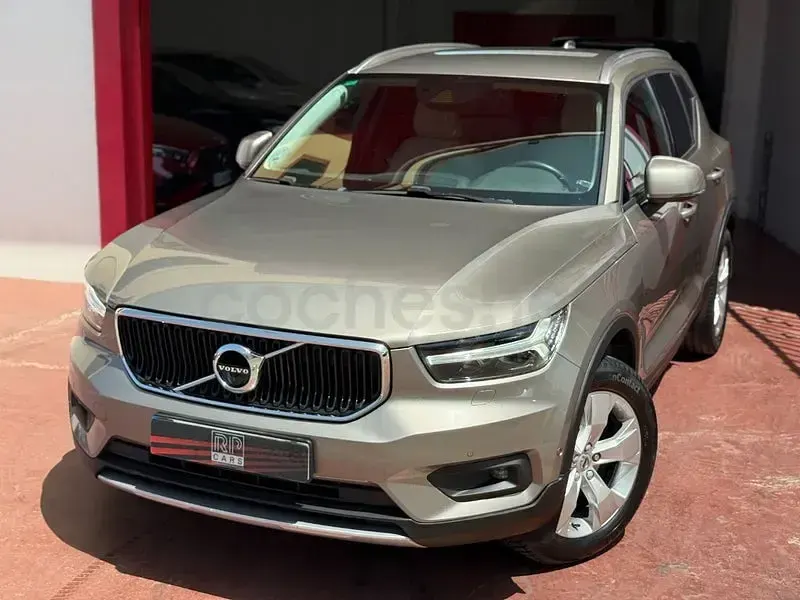 Usado Volvo XC40 Momentum 150 CV (110 kW) 2020 Beige SUV