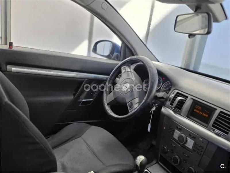 Usado Opel Vectra Elegance 120 CV (88 kW) 2006 Azul Berlina