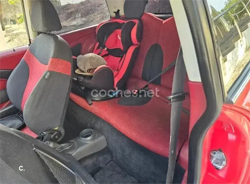 Usado Mini One D 75 CV (55 kW) 2004 Rojo Utilitario