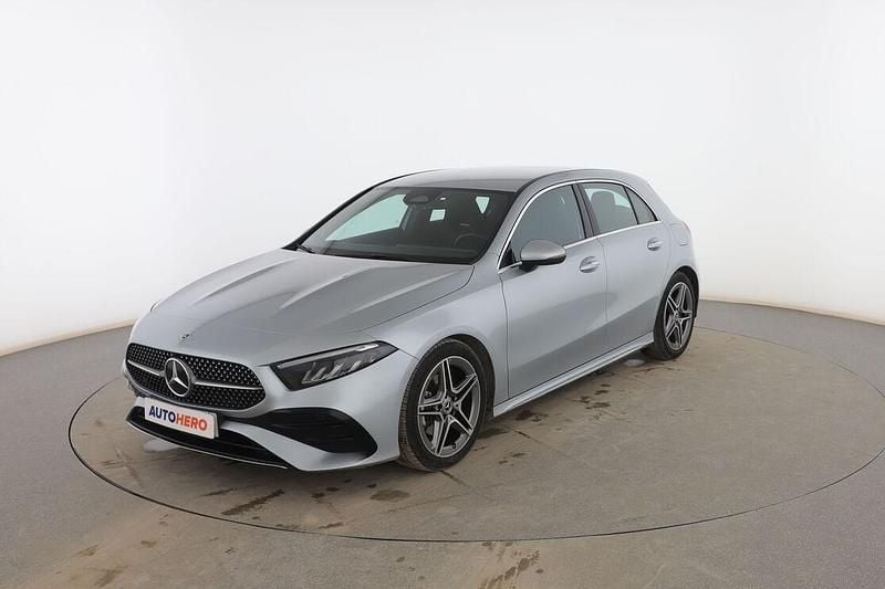 Usado Mercedes A180 AMG line 150 CV (110 kW) 2024 Gris Utilitario