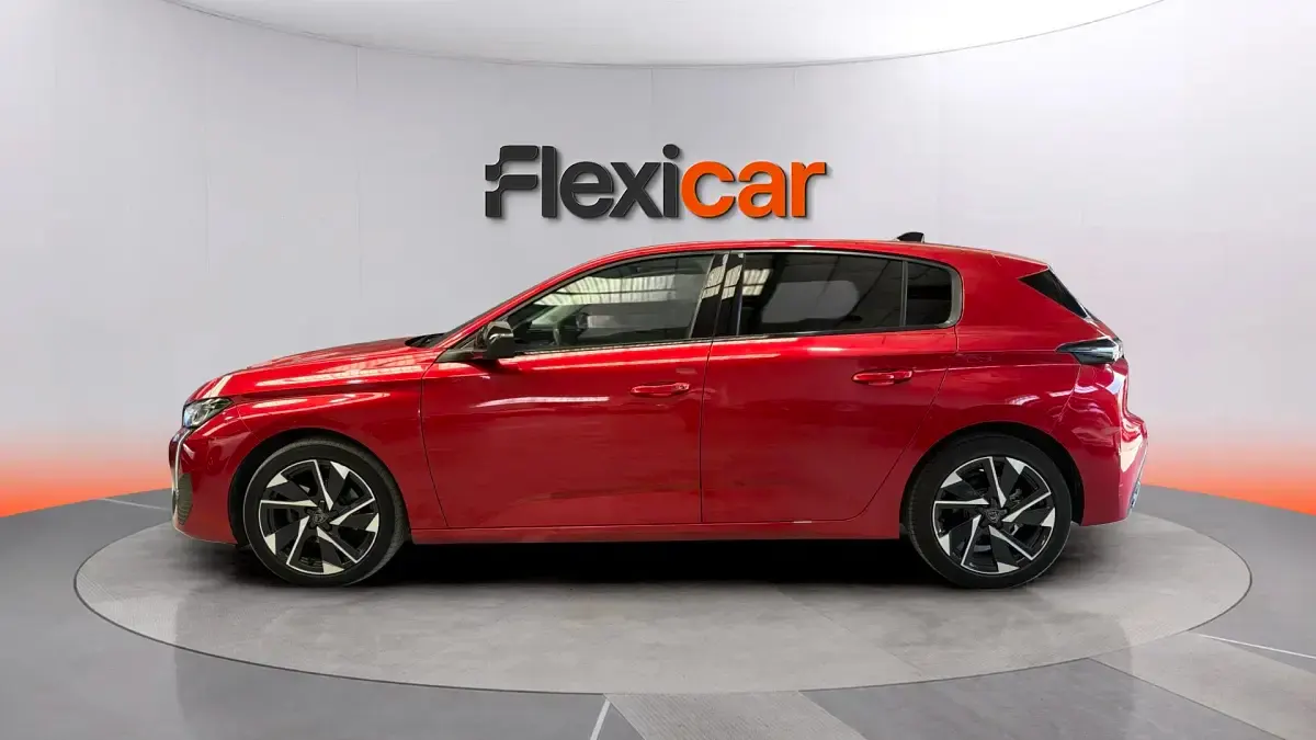 Usado Peugeot 308 Allure 131 CV (96 kW) 2022 Rojo Berlina