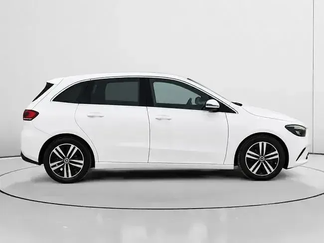 Usado Mercedes B180 116 CV (85 kW) 2021 Blanco Utilitario