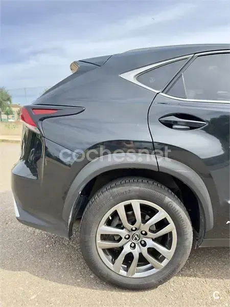 Usado Lexus NX300h Executive Line 197 CV (144 kW) 2018 Negro SUV