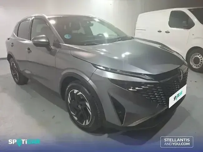 Usado Nissan Qashqai N-Connecta 158 CV (116 kW) 2025 Gris SUV