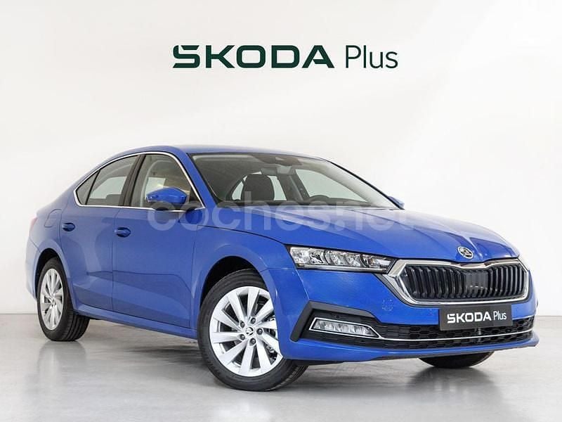 Azul Nuevo 2025 Skoda Octavia Selection Berlina | 22.900 € (Buen precio) - Imagen 1/4