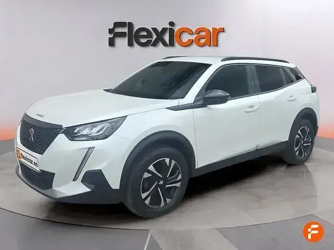 Usado Peugeot 2008 Active 100 CV (73 kW) 2023 Blanco SUV