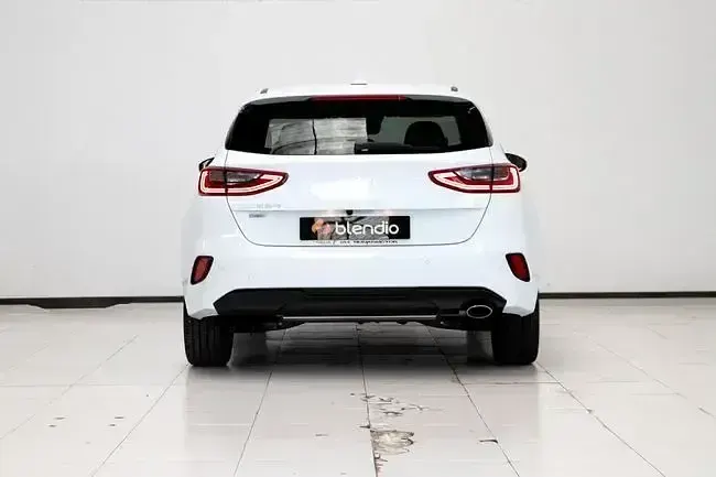 Usado Kia Ceed 160 CV (117 kW) 2024 Gris Utilitario