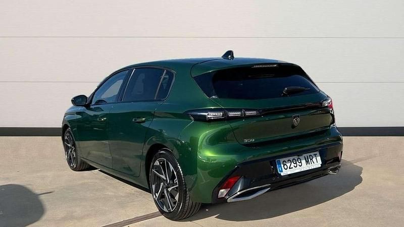 Usado Peugeot 308 Allure 131 CV (96 kW) 2024 Verde Berlina