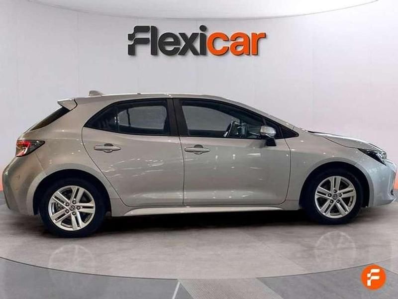 Usado Toyota Corolla Active 122 CV (89 kW) 2022 Gris Utilitario