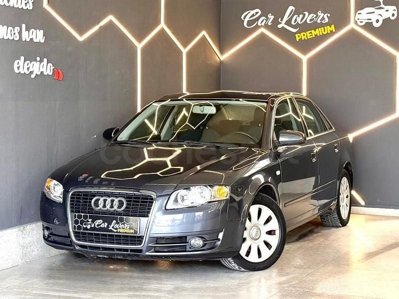 Usado Audi A4 140 CV (102 kW) 2006 Gris / plata Berlina