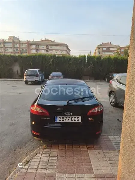 Usado Ford Mondeo Trend 140 CV (102 kW) 2008 Negro Berlina