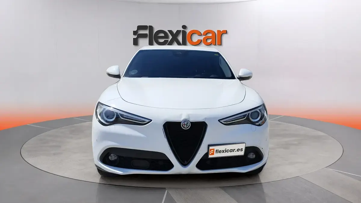 Usado Alfa Romeo Stelvio Executive 160 CV (117 kW) 2020 Blanco SUV