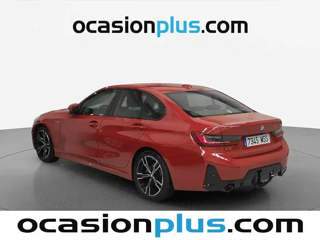 Usado BMW 318 150 CV (110 kW) 2024 Rojo Berlina