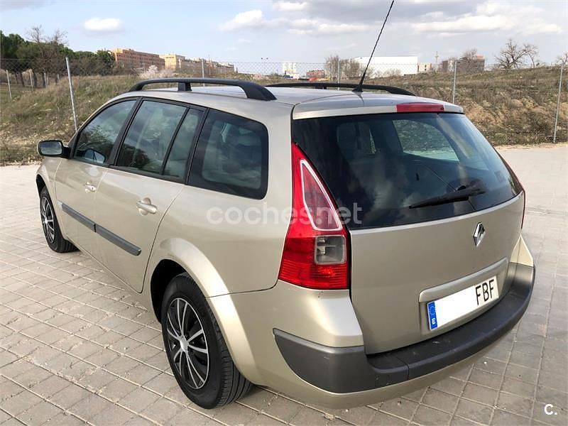 Usado Renault Mégane GrandTour Expression 120 CV (88 kW) 2006 Beige Familiar