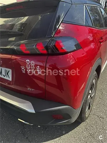 Usado Peugeot 2008 GT 130 HP (95 kW) 2023 Vermelho SUV
