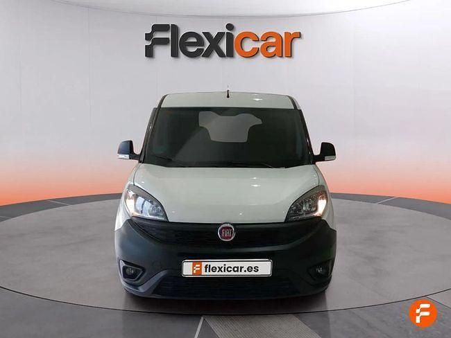 Usado Fiat Doblò Easy 95 CV (69 kW) 2022 Blanco Monovolumen