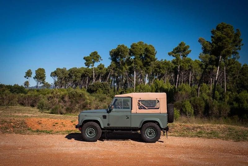 Usado Land Rover Defender 111 CV (81 kW) 1992 Verde Descapotable