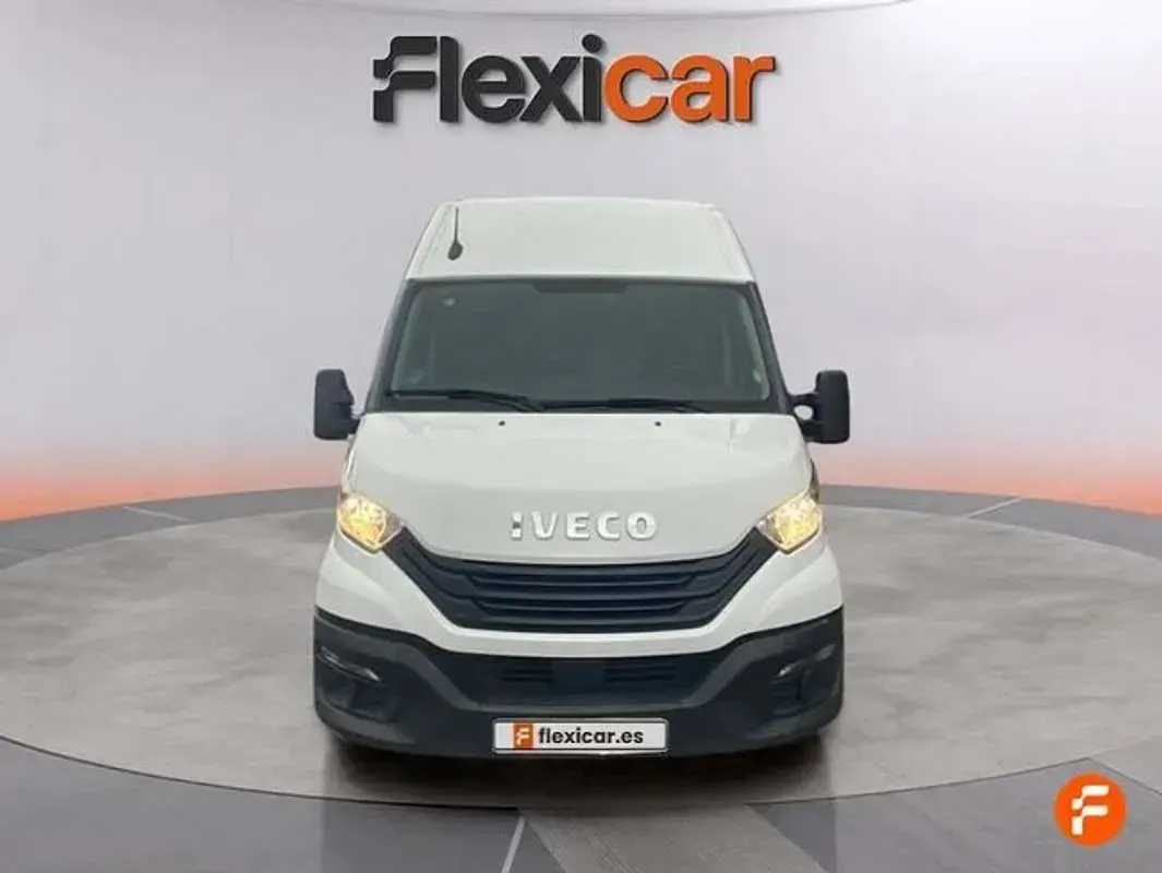 Usado Iveco Daily 156 CV (114 kW) 2023 Blanco Van