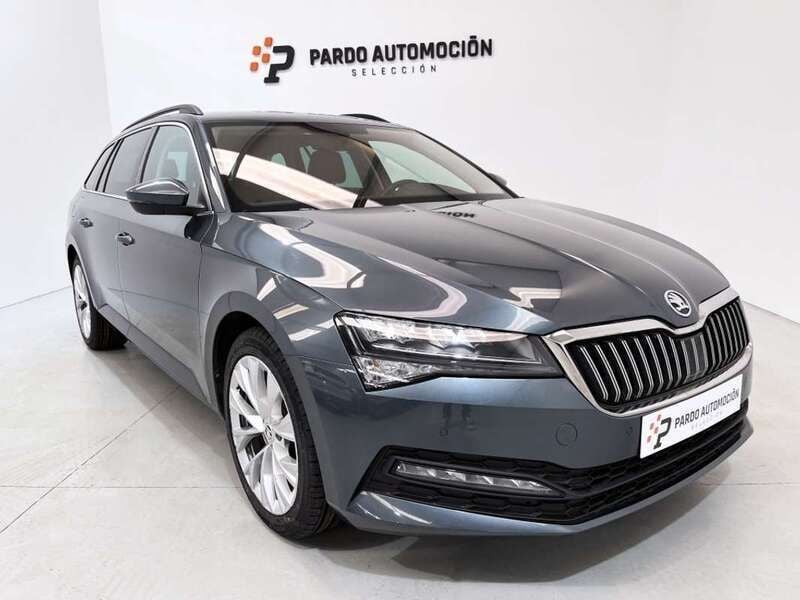 Gris Usado 2021 Skoda Superb Style Berlina | 24.900 € (Caro) - Imagen 1/4
