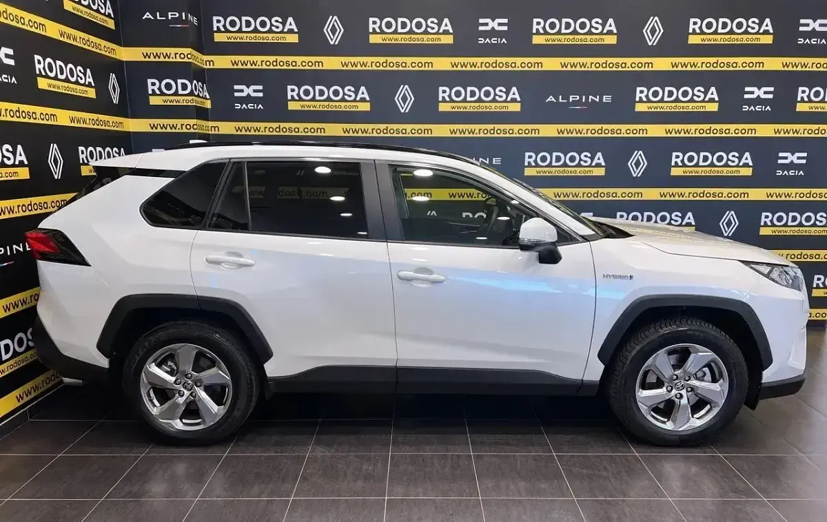 Usado Toyota RAV4 Luxury 218 CV (160 kW) 2021 Blanco SUV