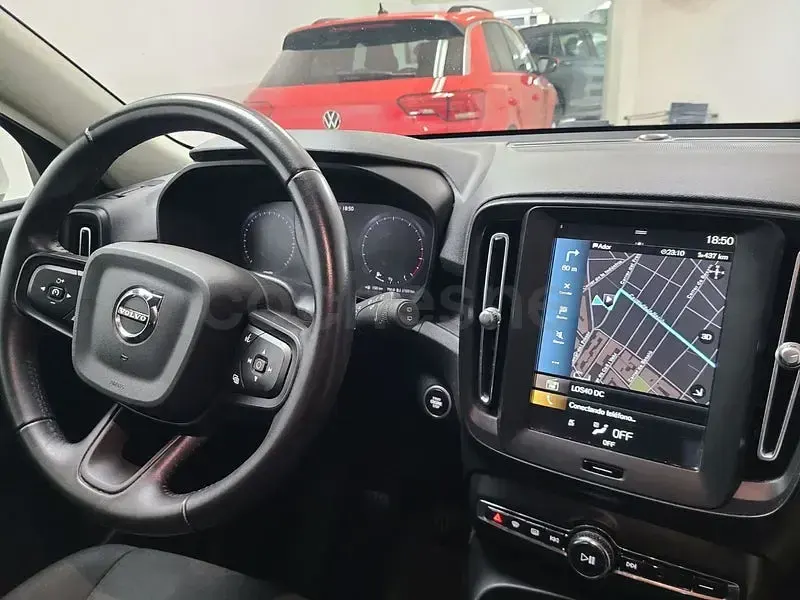 Usado Volvo XC40 Momentum 129 CV (94 kW) 2021 Blanco SUV